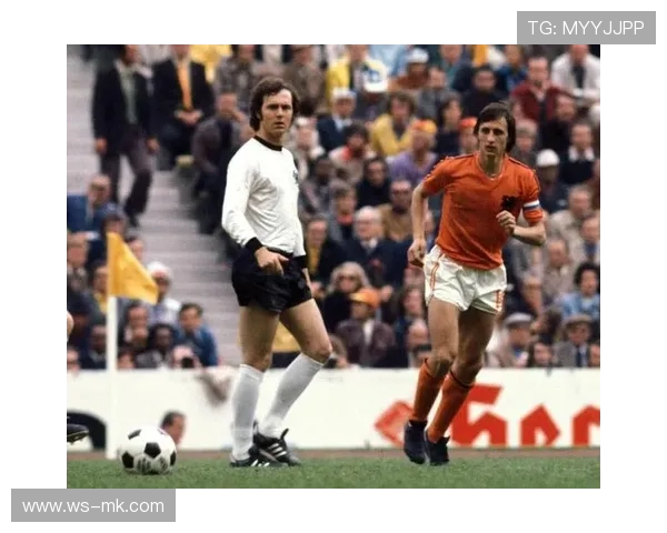 美国足球历史第一球星的传奇之路与影响力解析 美国足球历史第一球星的传奇之路与影响力解析